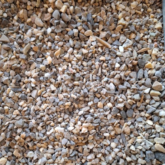 Afbeeldingen van Moraine split  2\6 mm per 1000 kg ( als ondergrond )